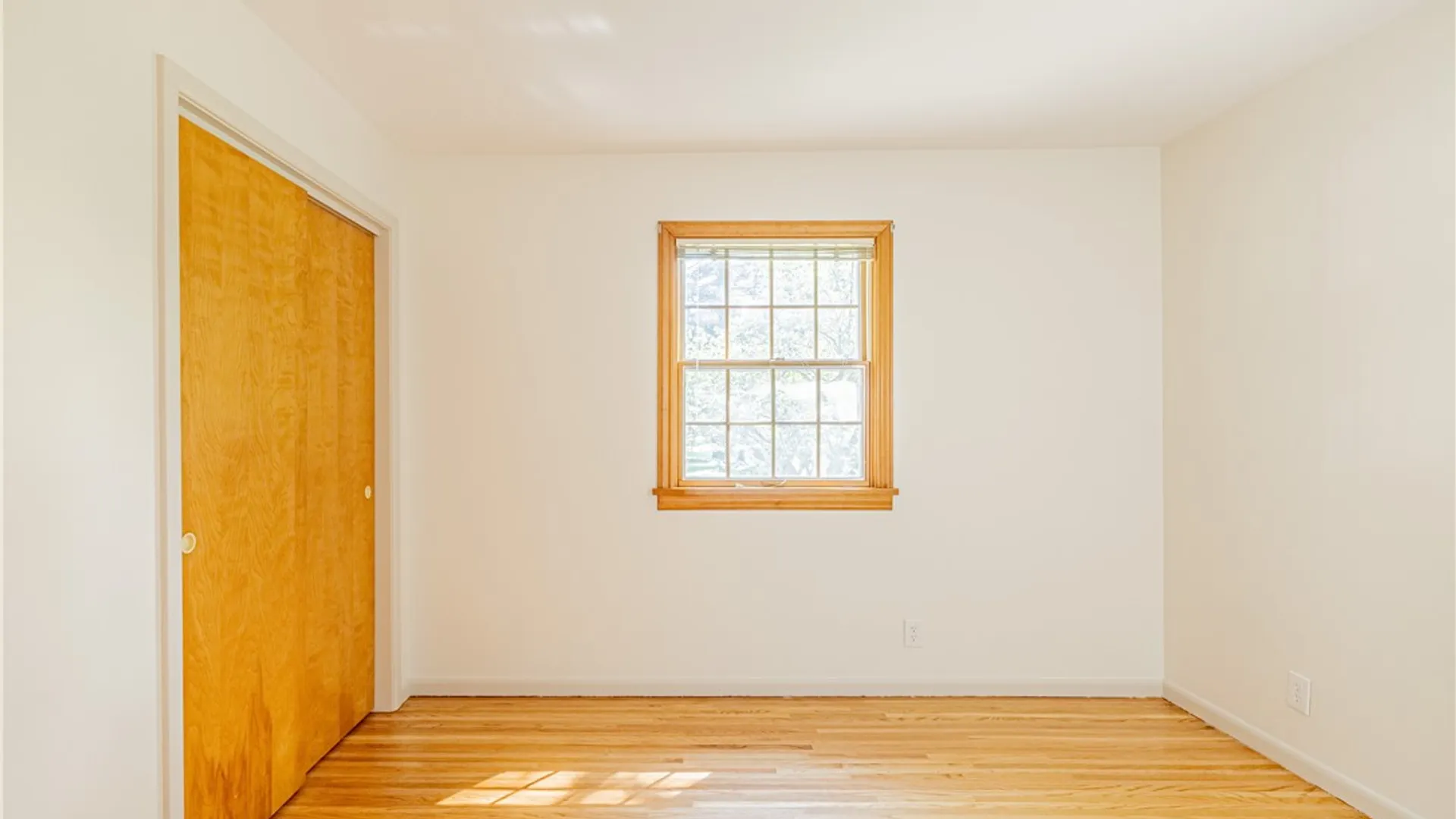 Property at 24 Shire Oaks Drive, Pittsford, NY 14534 18