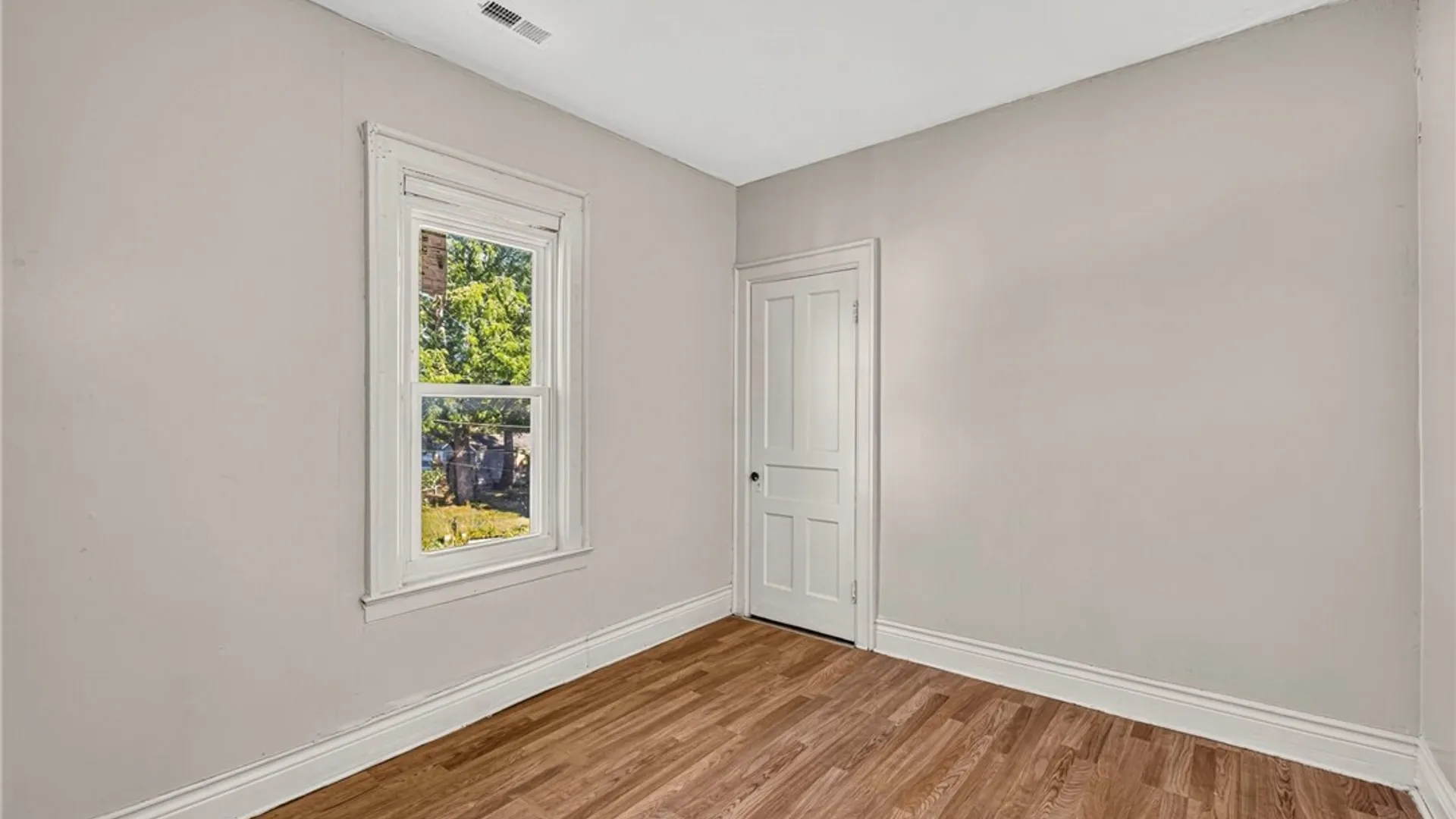 Property at 17 Inter Park Avenue, Buffalo, NY 14211 33