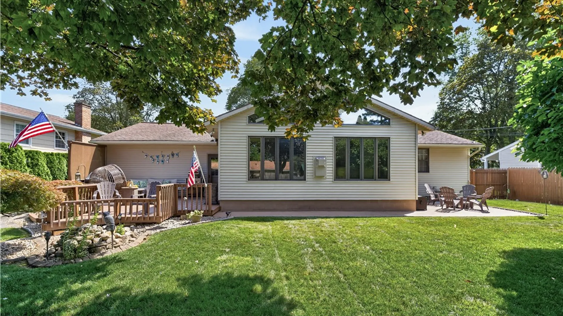 Property at 86 Courtly Circle, Greece, NY 14615 7
