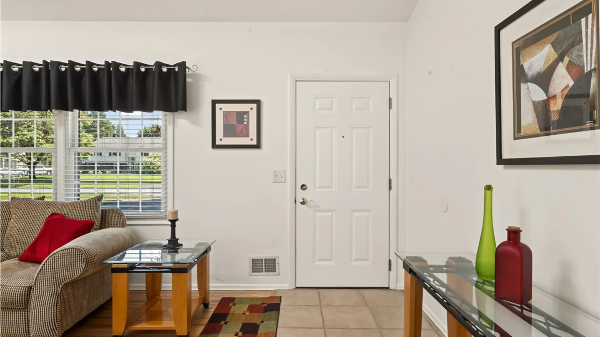 Property at 86 Courtly Circle, Greece, NY 14615 9