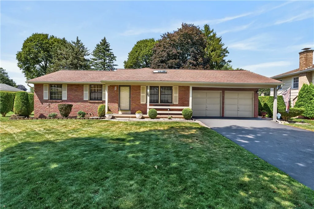 Property at 86 Courtly Circle, Greece, NY 14615