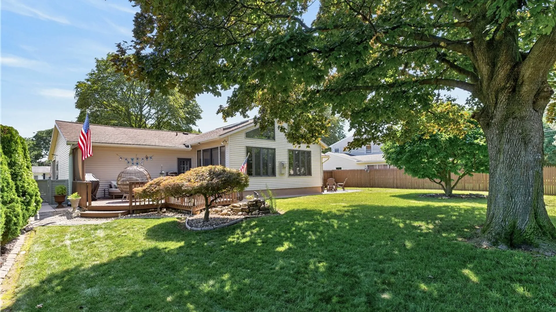 Property at 86 Courtly Circle, Greece, NY 14615 6
