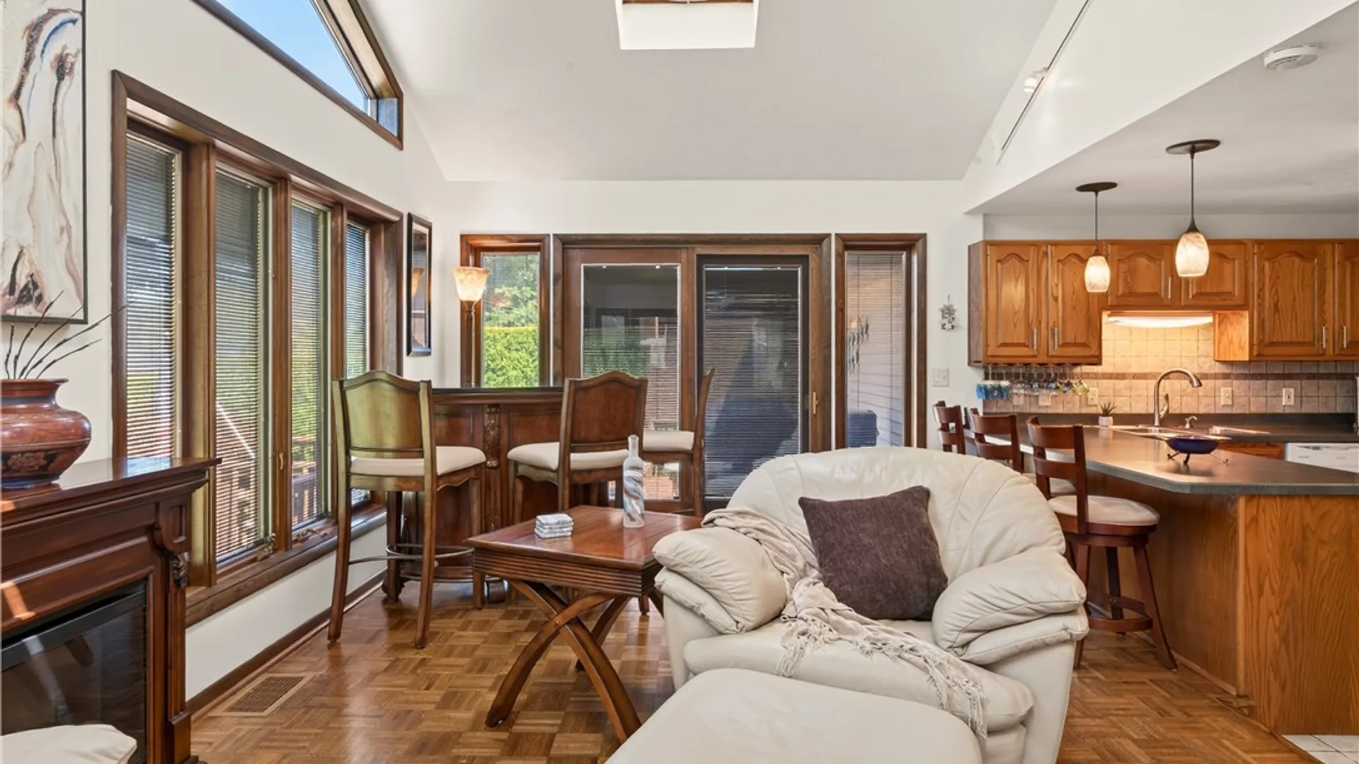 Property at 86 Courtly Circle, Greece, NY 14615 24