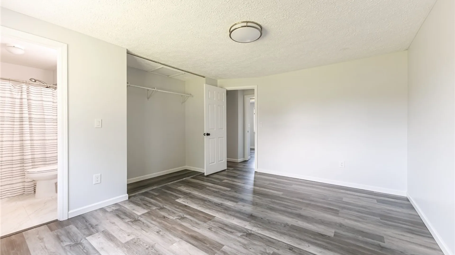 Property at 46 Weather Wood Lane, Greece, NY 14612 16