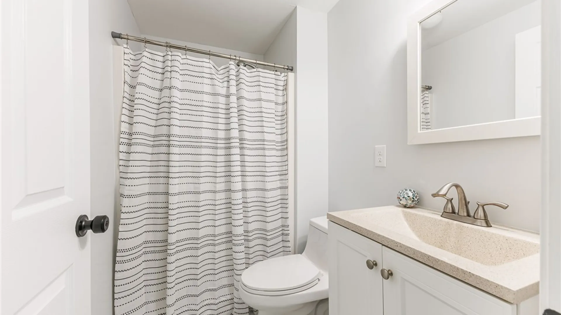Property at 46 Weather Wood Lane, Greece, NY 14612 17