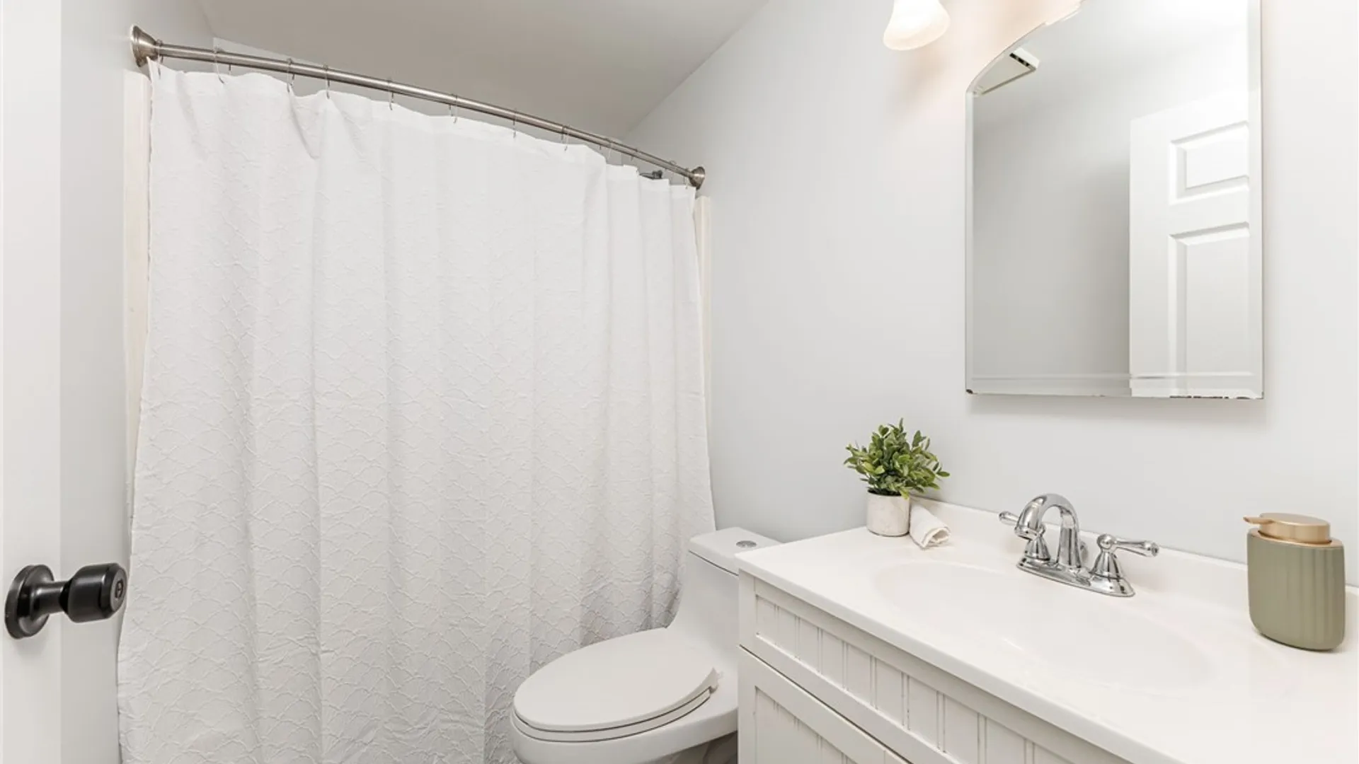 Property at 46 Weather Wood Lane, Greece, NY 14612 20