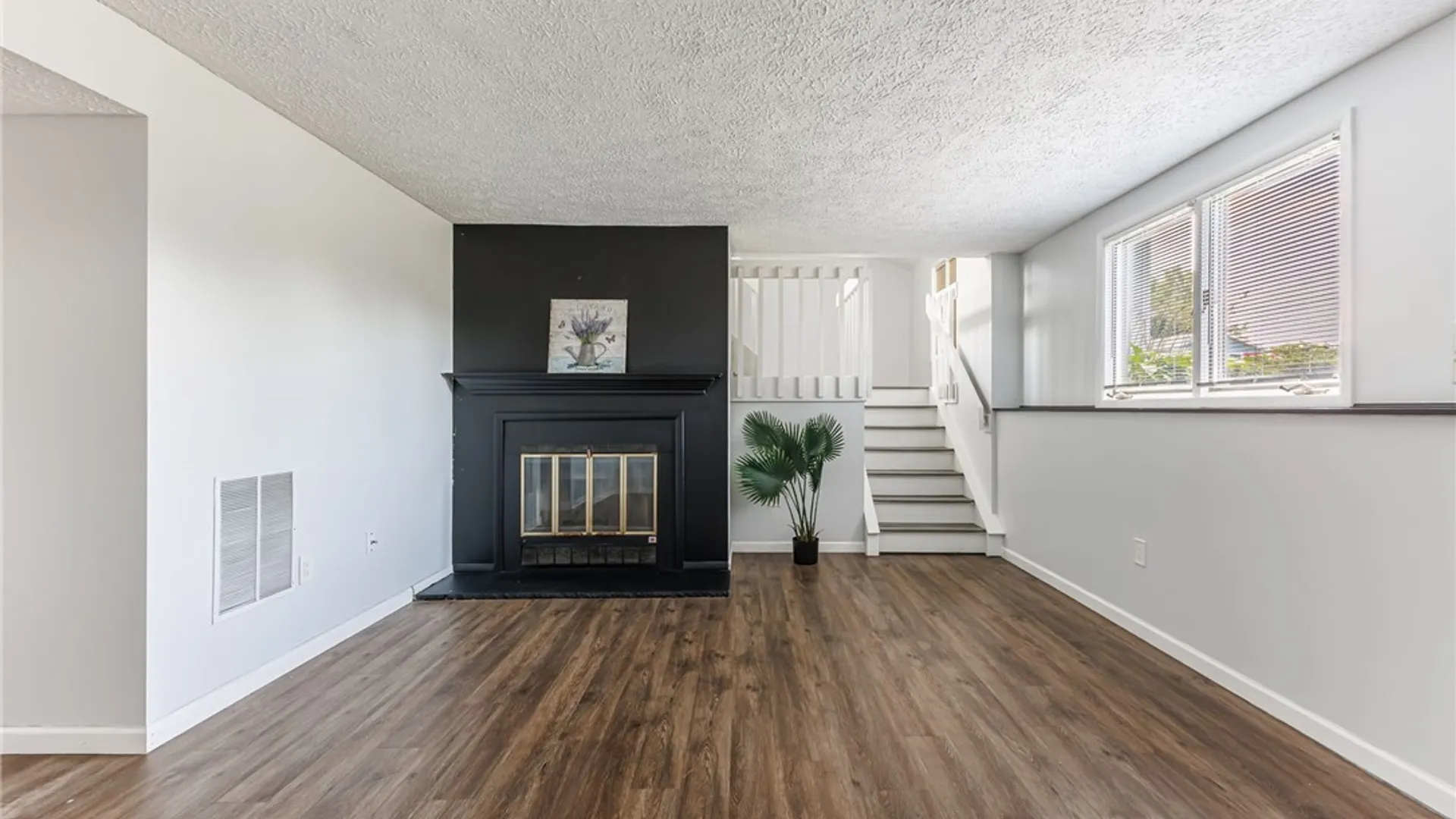 Property at 46 Weather Wood Lane, Greece, NY 14612 23