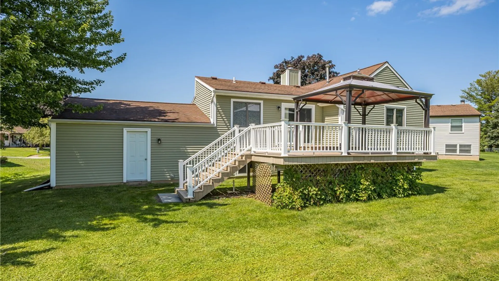 Property at 46 Weather Wood Lane, Greece, NY 14612 32