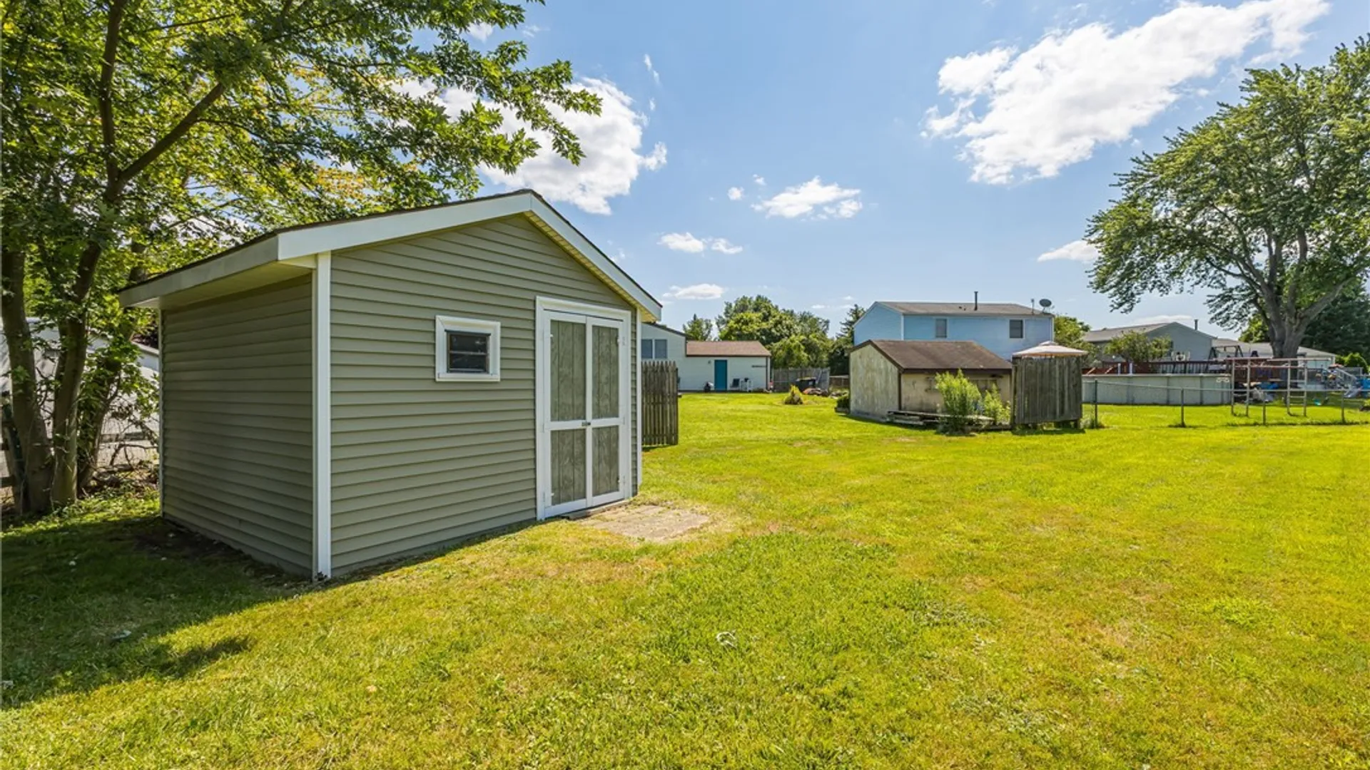 Property at 46 Weather Wood Lane, Greece, NY 14612 35