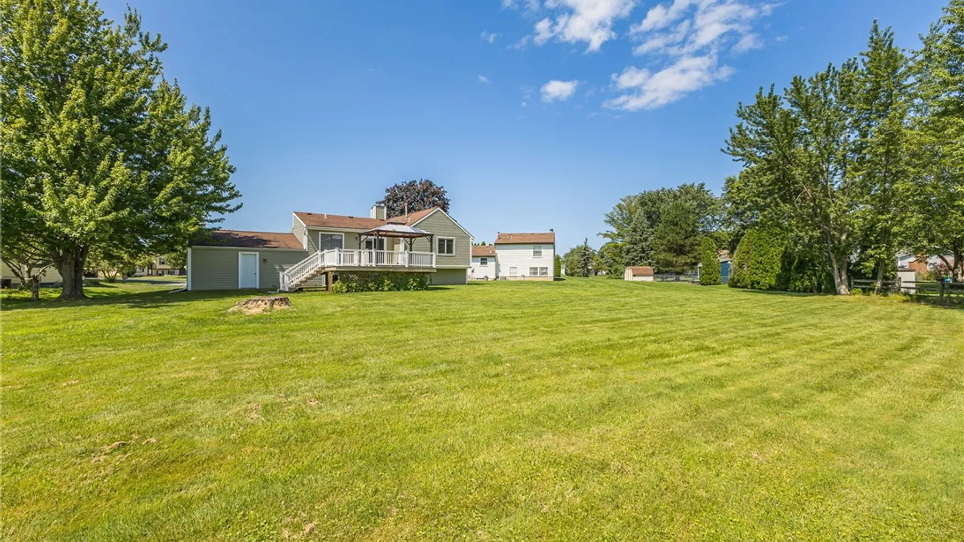 Property at 46 Weather Wood Lane, Greece, NY 14612 36