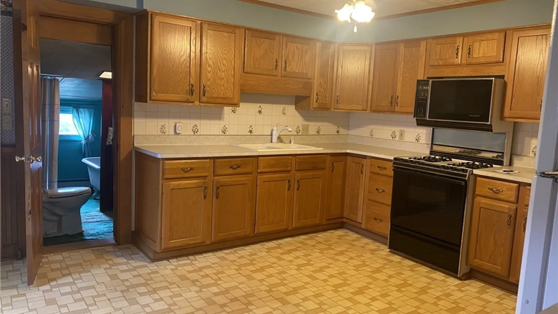 Property at 75 Crane Street, Lancaster, NY 14043 22