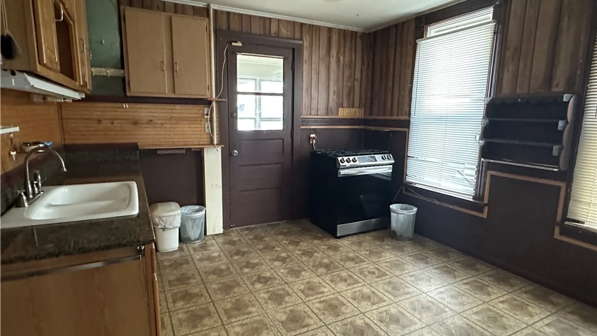 Property at 328 Grant Avenue, Syracuse, NY 13207 8