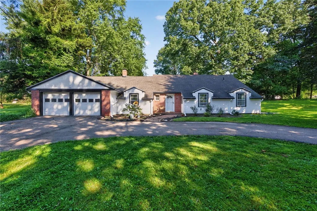 Property at 146 Crossover Road, Perinton, NY 14450