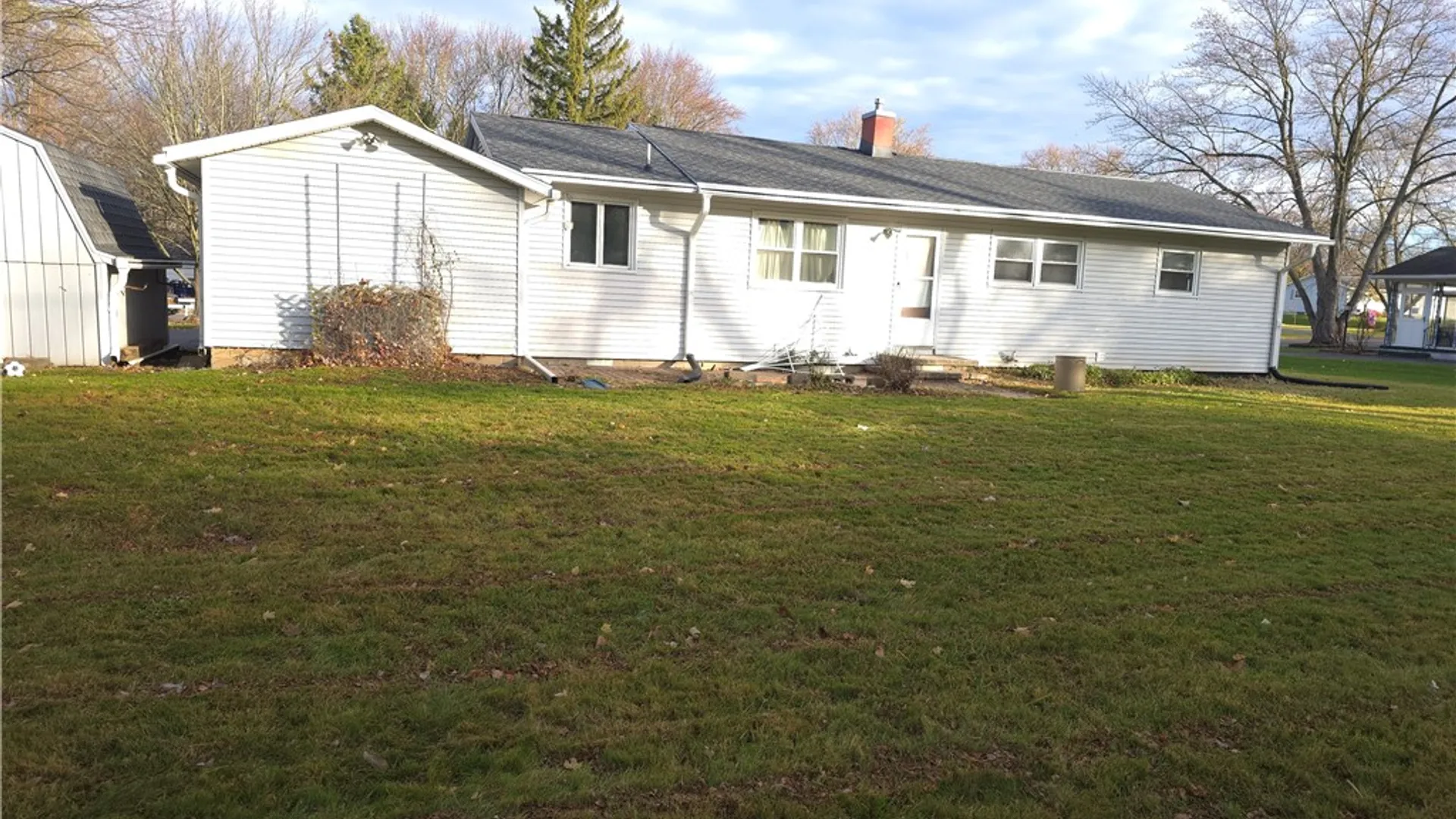 Property at 379 Hollybrook Road, Henrietta, NY 14623 28
