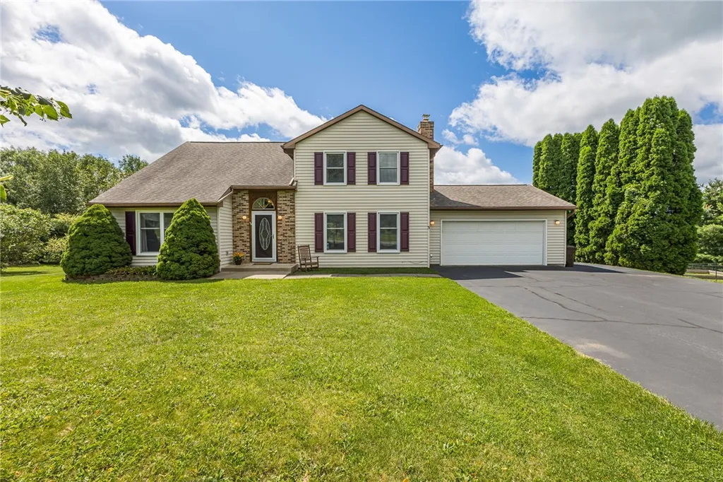 Property at 3 Pennsylvania Avenue, Livonia, NY 14414