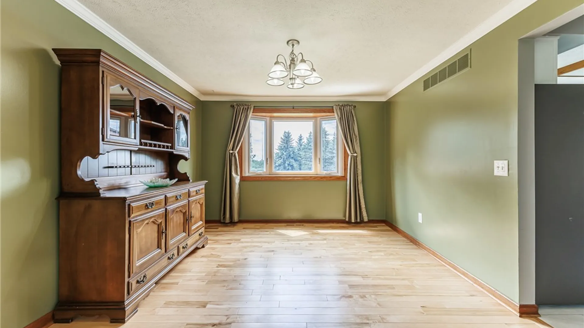 Property at 3 Pennsylvania Avenue, Livonia, NY 14414 9