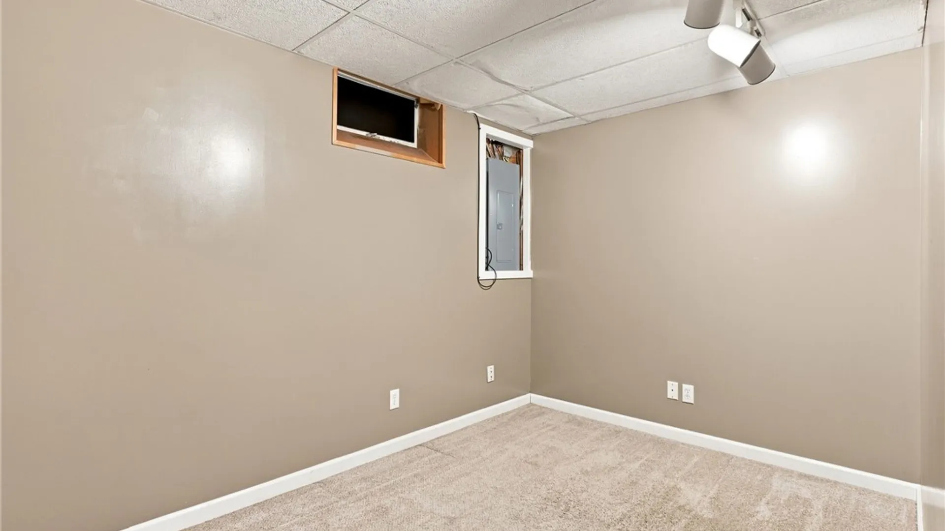 Property at 198 Mercer Avenue, Gates, NY 14606 20