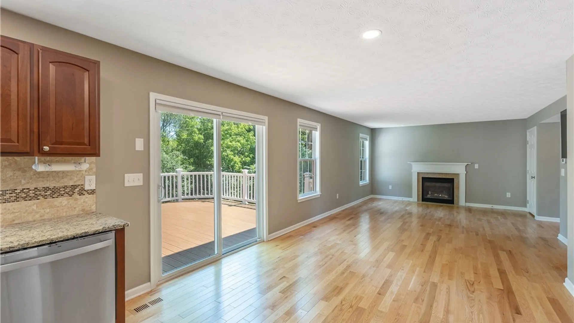 Property at 106 Victory Lane, Camillus, NY 13164 16