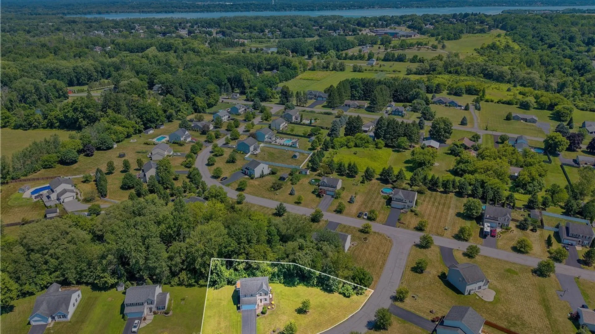 Property at 106 Victory Lane, Camillus, NY 13164 3