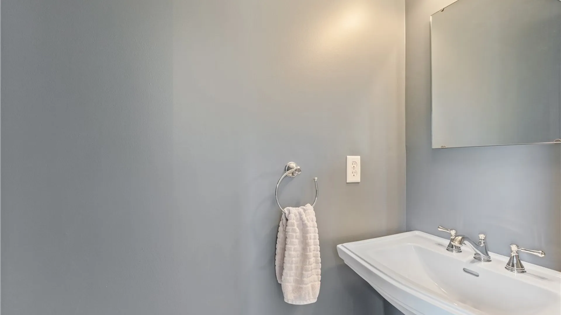 Property at 106 Victory Lane, Camillus, NY 13164 6