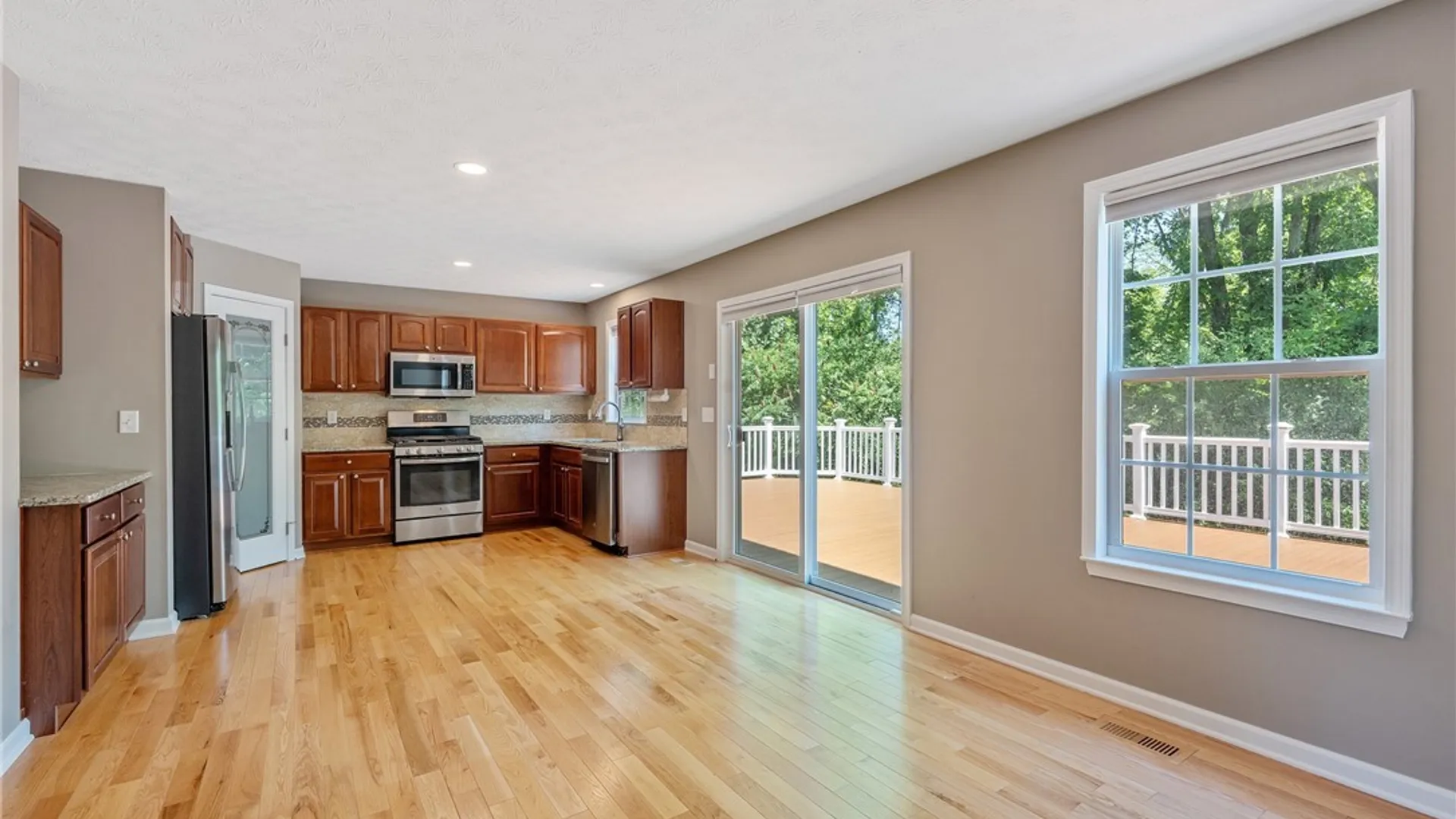 Property at 106 Victory Lane, Camillus, NY 13164 11