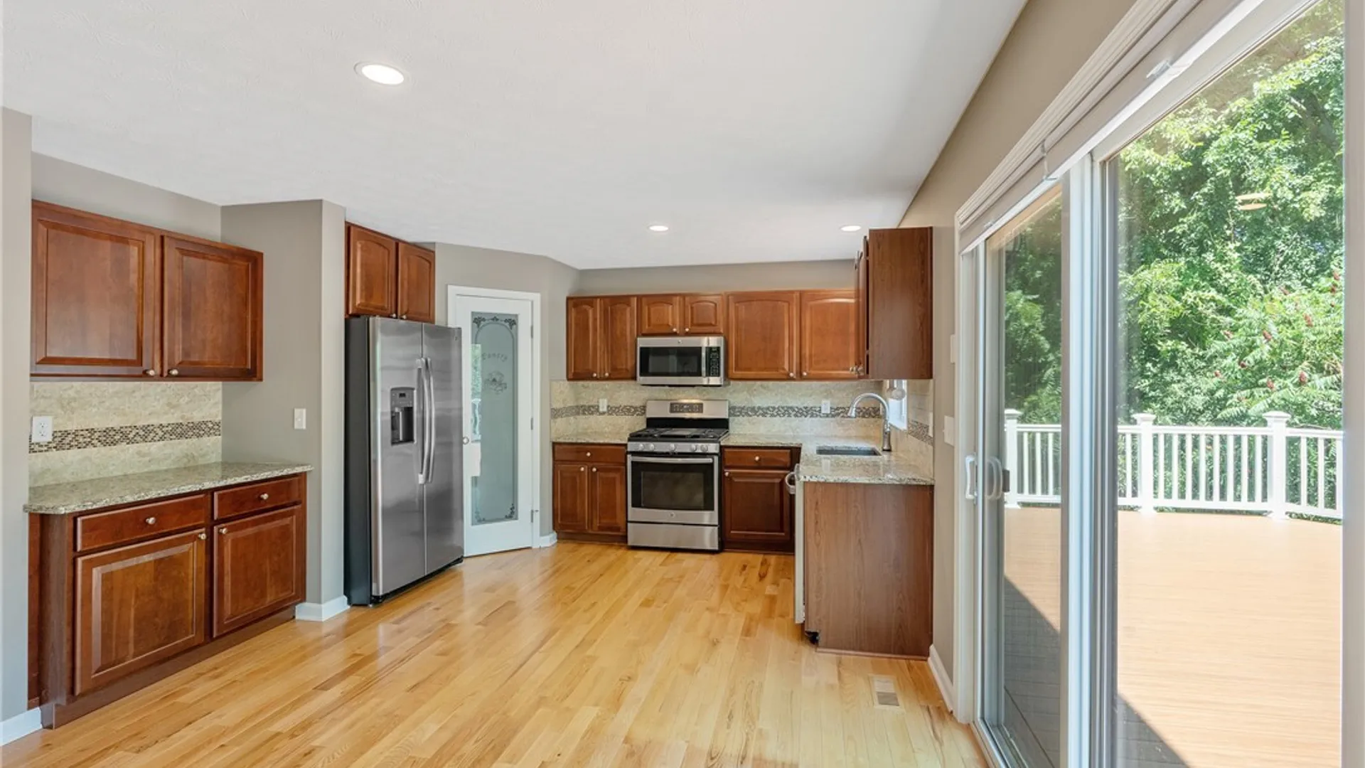 Property at 106 Victory Lane, Camillus, NY 13164 12