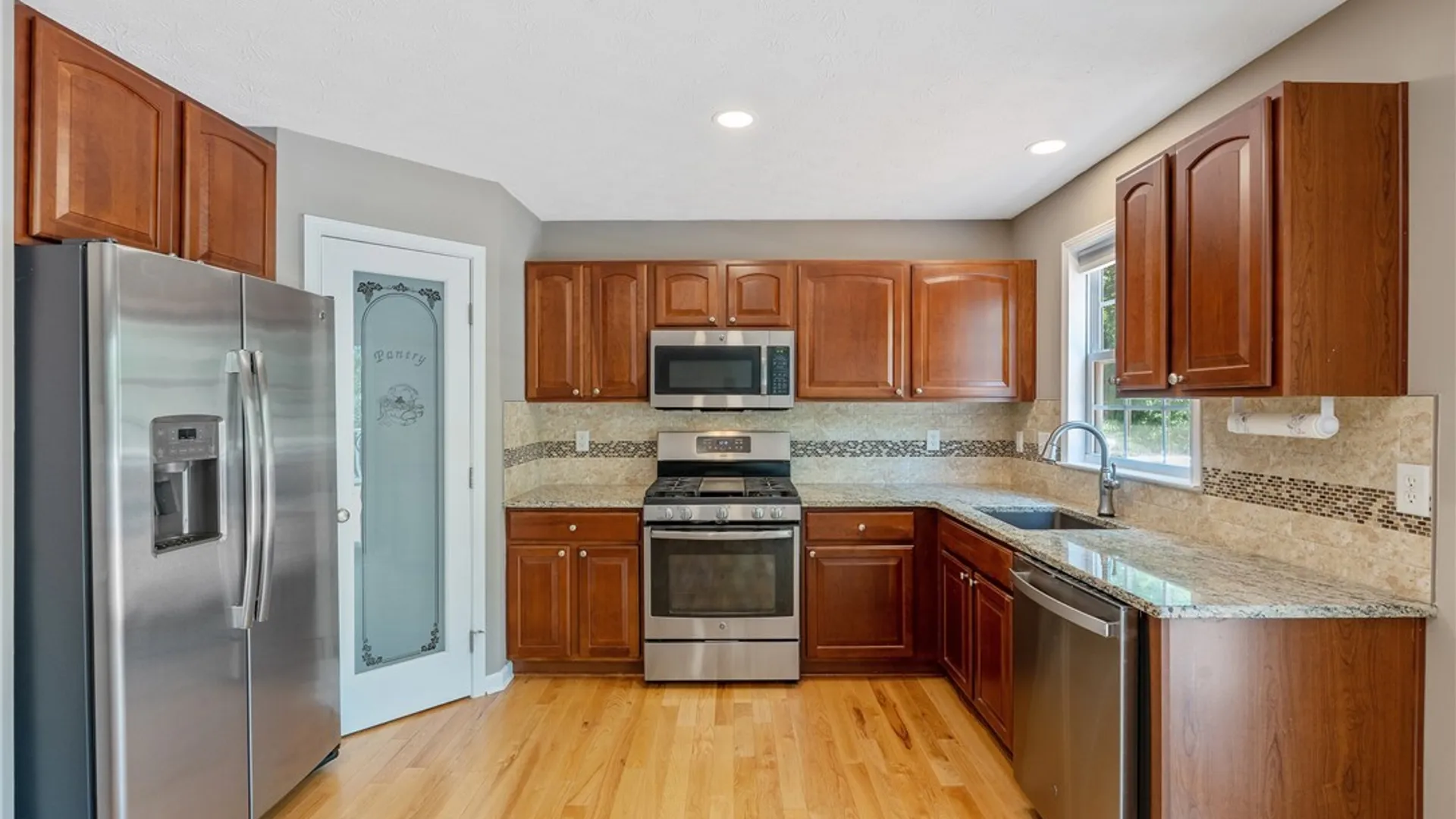Property at 106 Victory Lane, Camillus, NY 13164 13