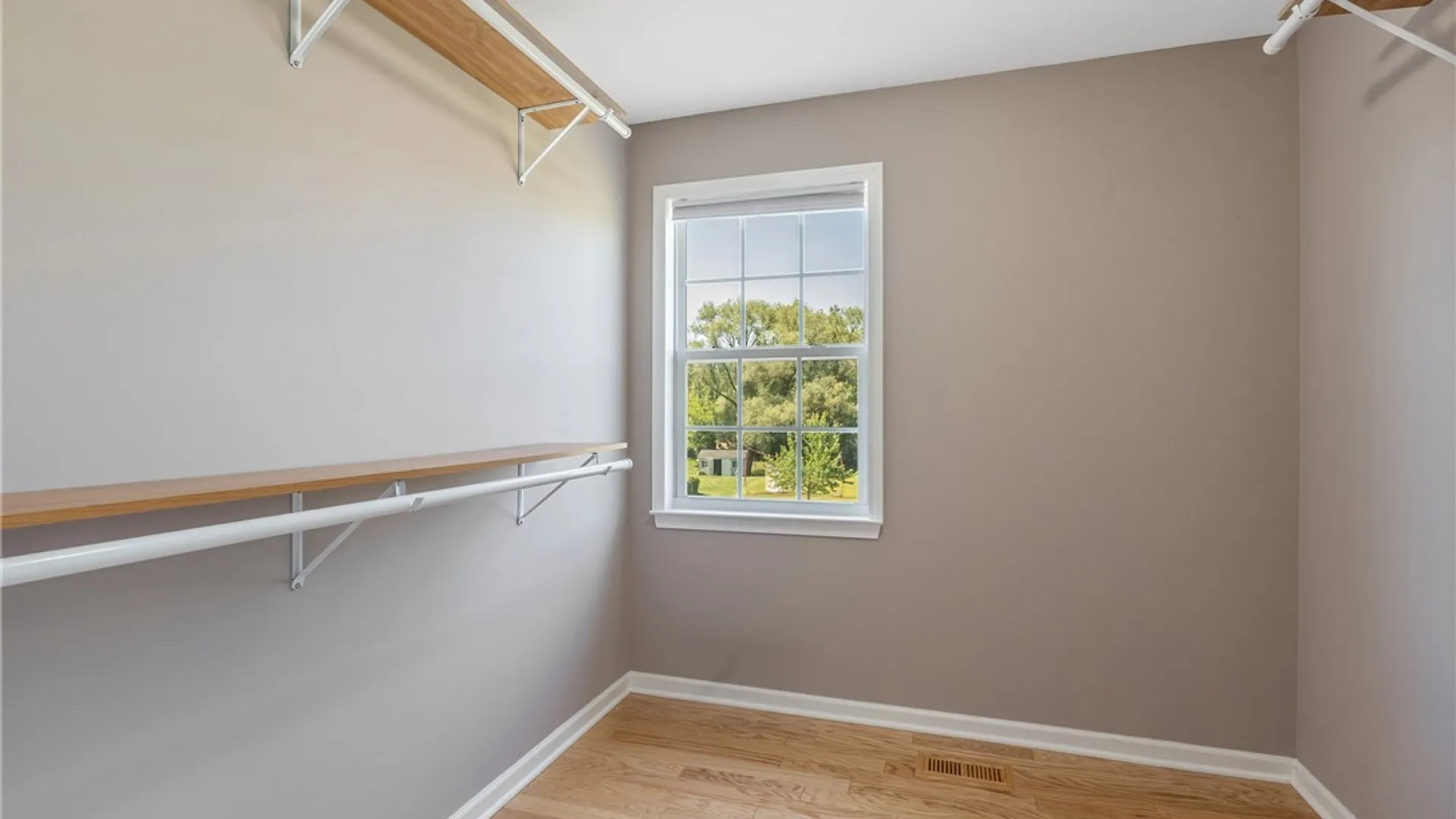 Property at 106 Victory Lane, Camillus, NY 13164 22
