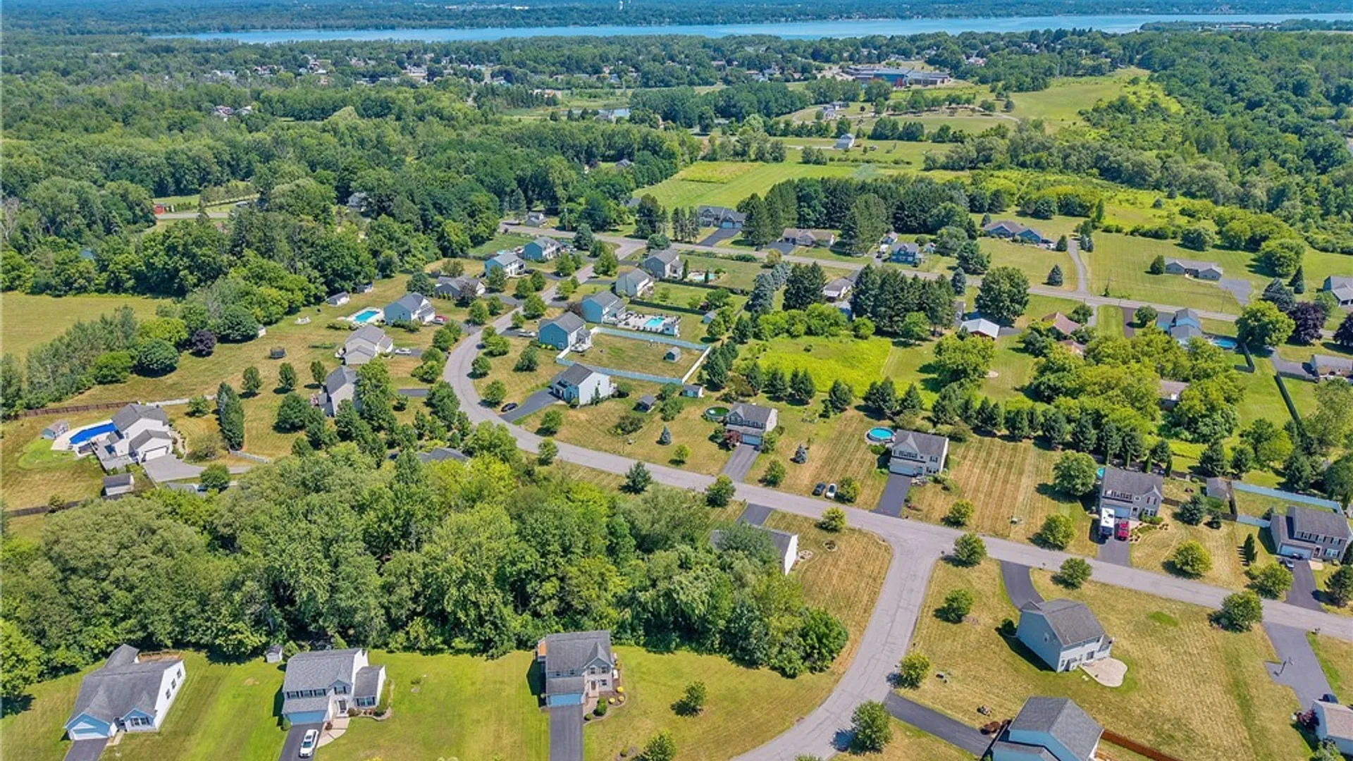Property at 106 Victory Lane, Camillus, NY 13164 32