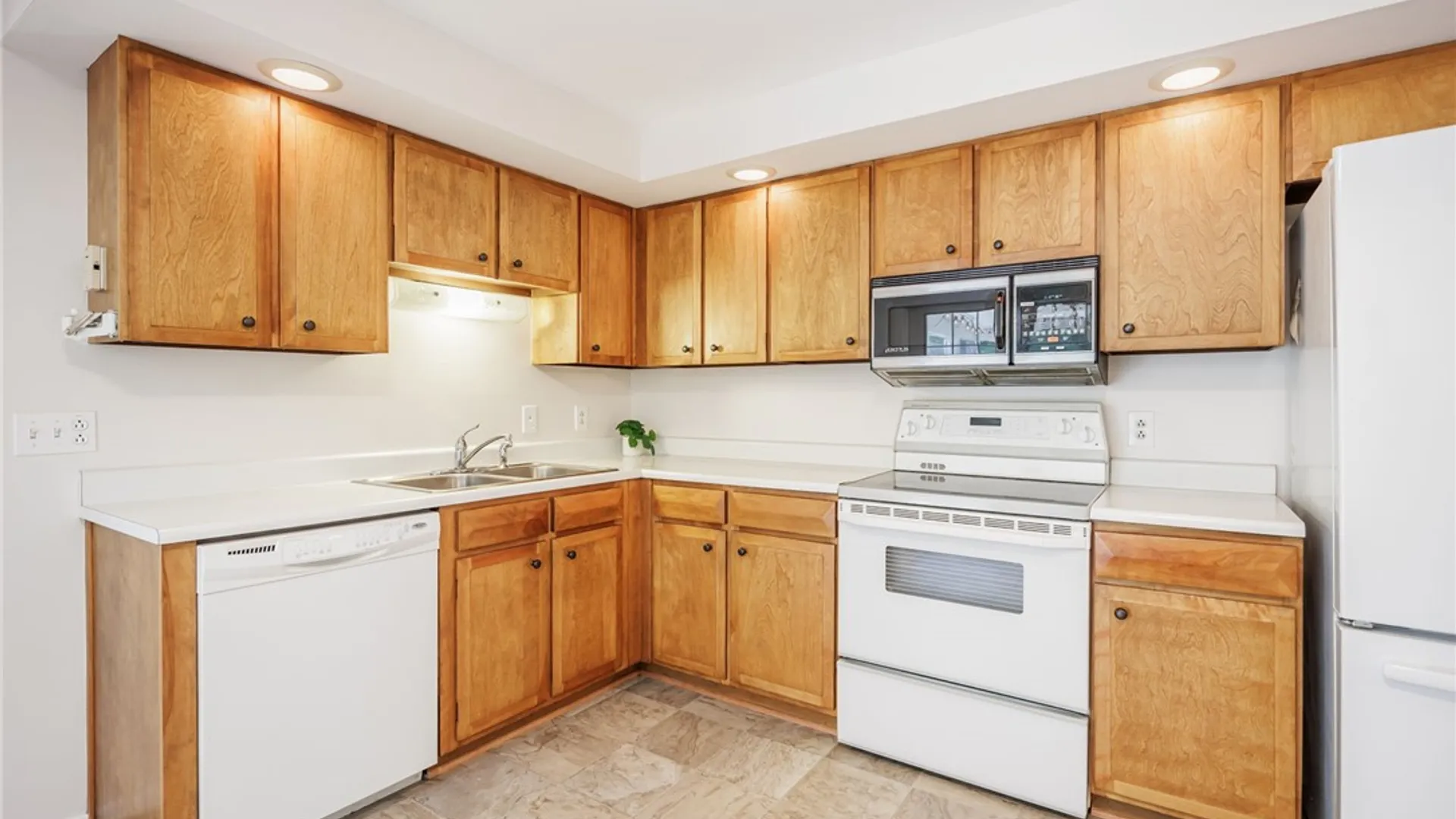 Property at 512 Black Walnut Drive, Greece, NY 14615 13