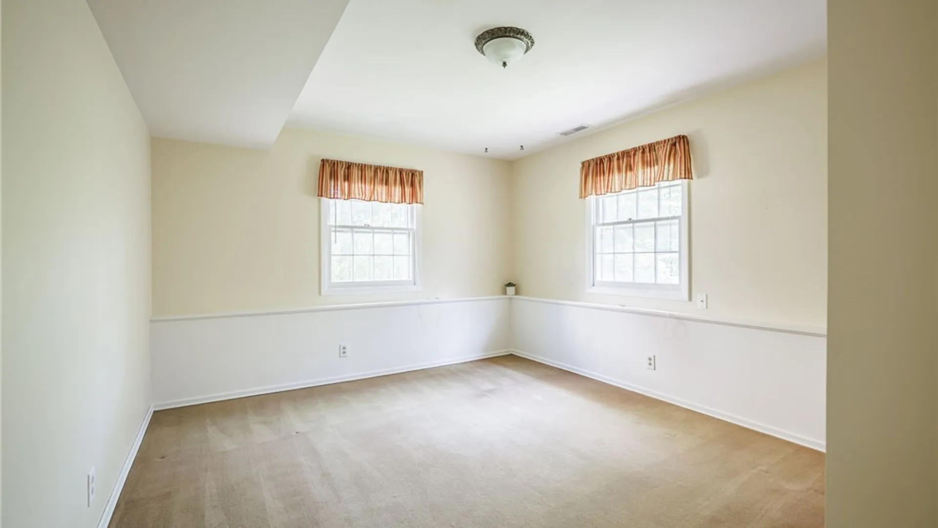 Property at 512 Black Walnut Drive, Greece, NY 14615 34