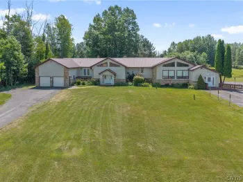 Property at 17 Oneida River Road, Schroeppel, NY 13132