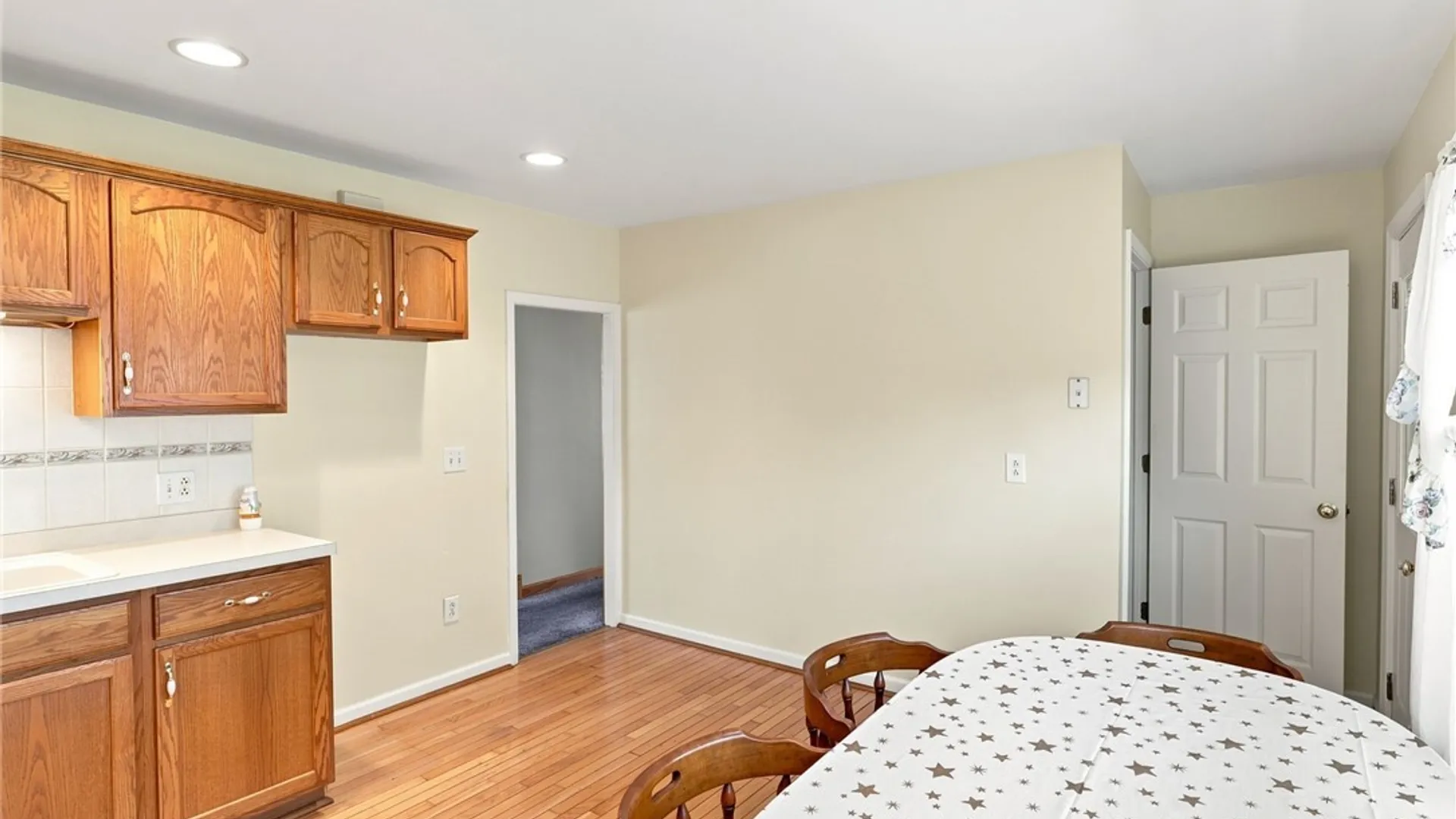 Property at 250 Desmond Drive, Tonawanda, NY 14150 10