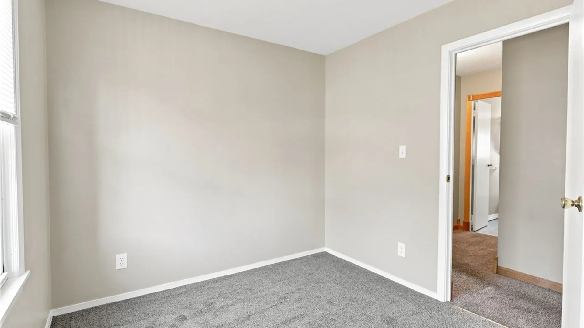 Property at 250 Desmond Drive, Tonawanda, NY 14150 15