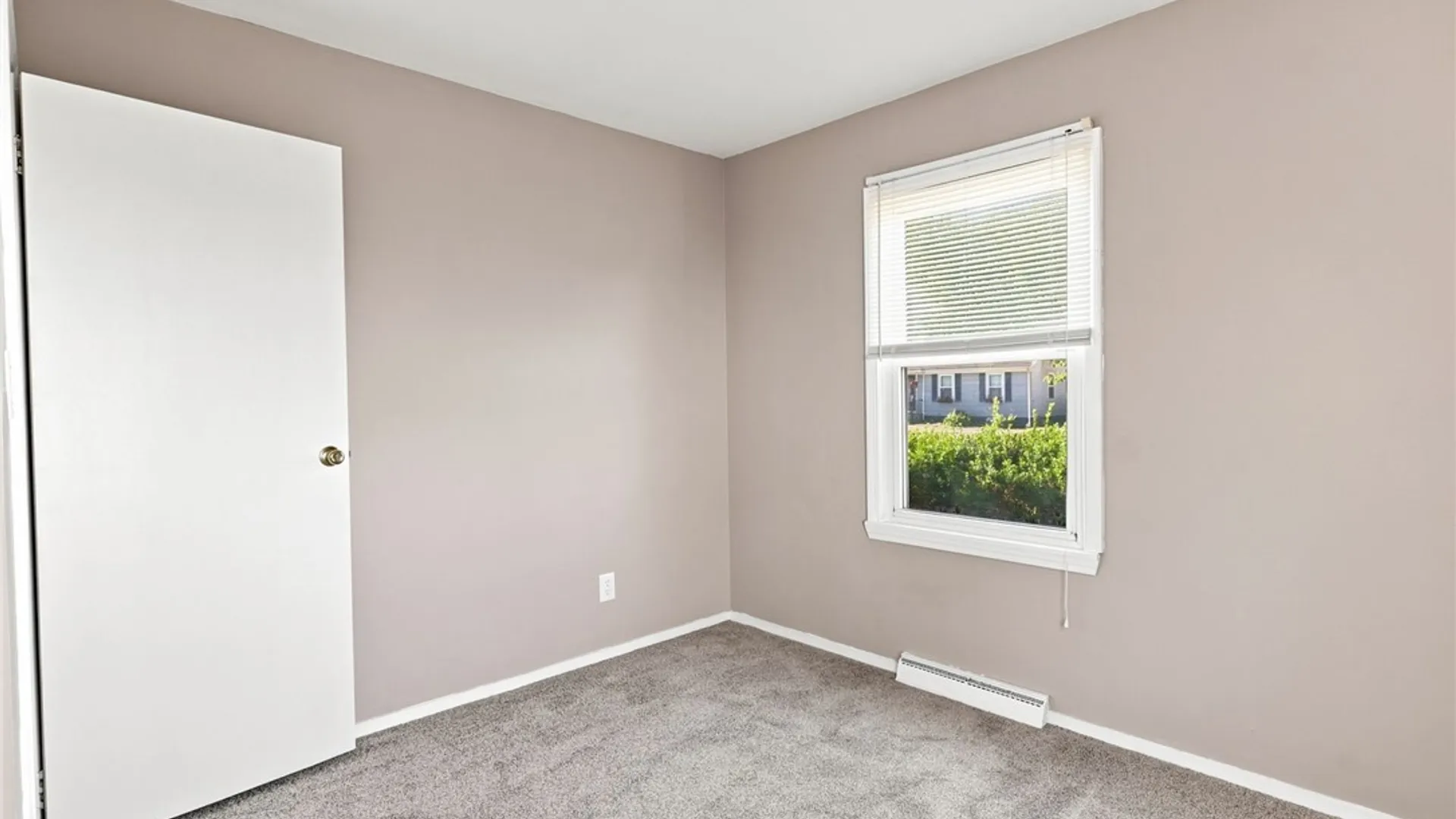 Property at 250 Desmond Drive, Tonawanda, NY 14150 18