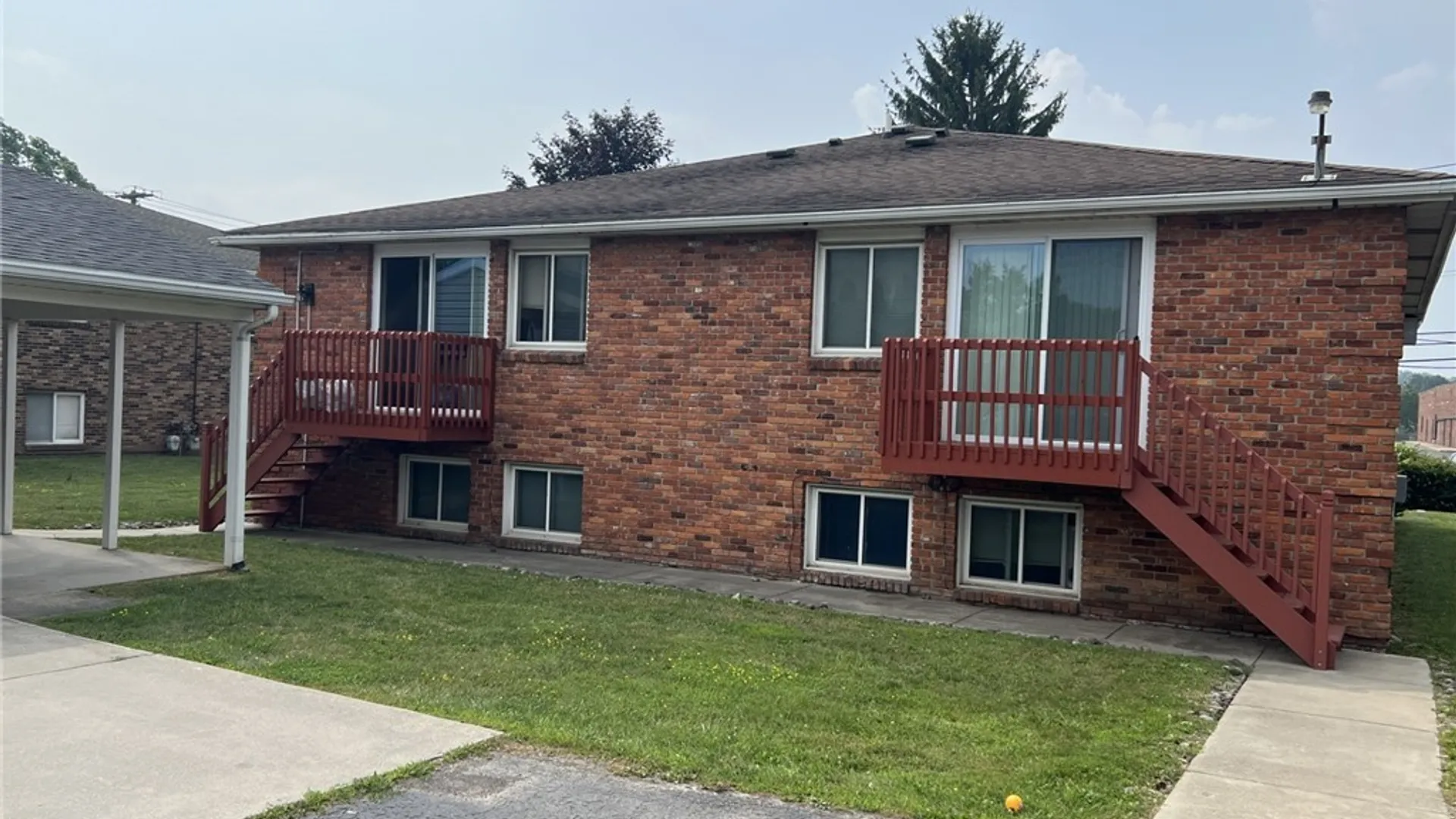 Property at 6335 Robinson Road, Lockport Town, NY 14094 3