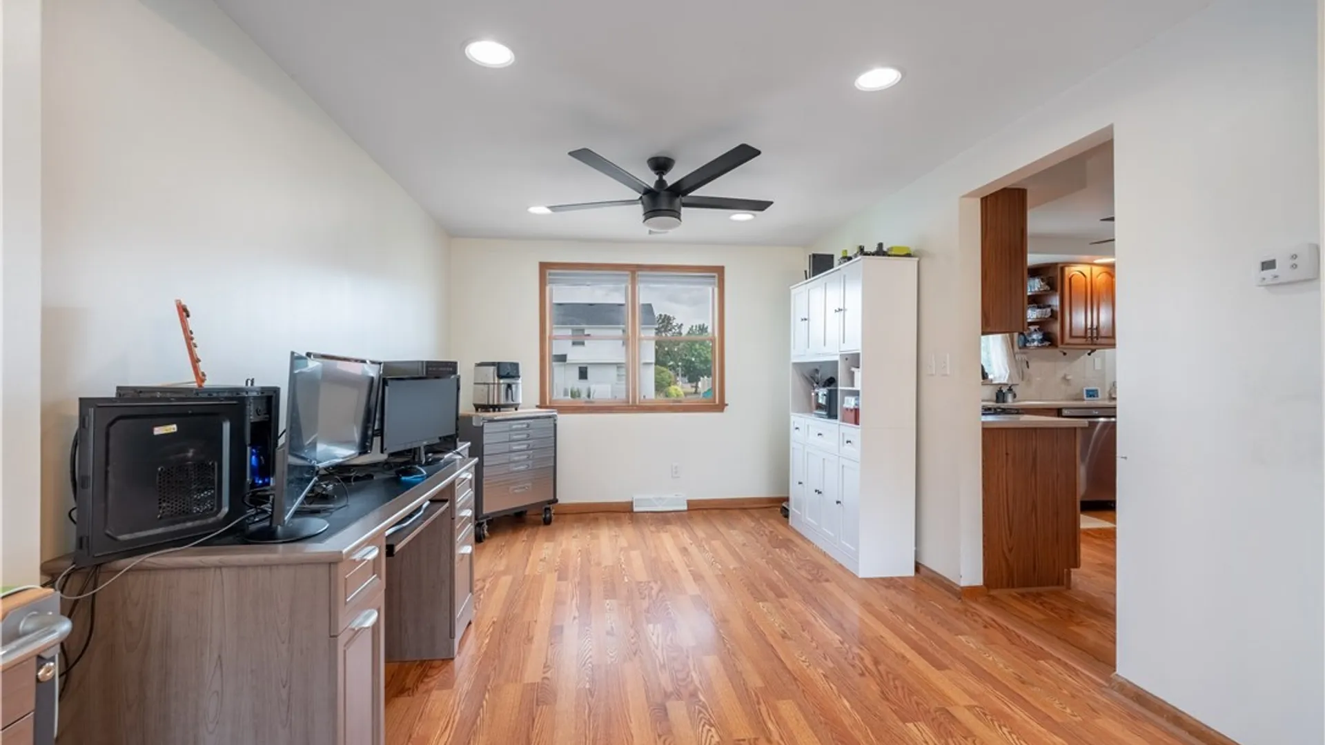 Property at 24 Grafton Ct, Lancaster, NY 14086 6