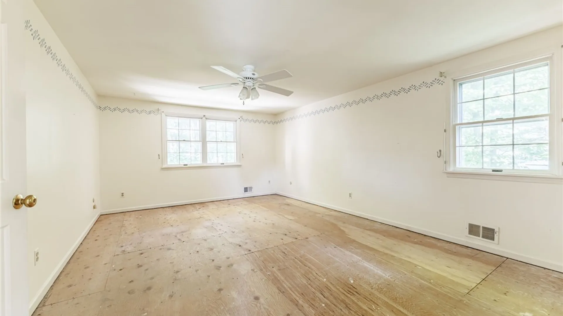 Property at 1244 Millcreek Run, Webster, NY 14580 24