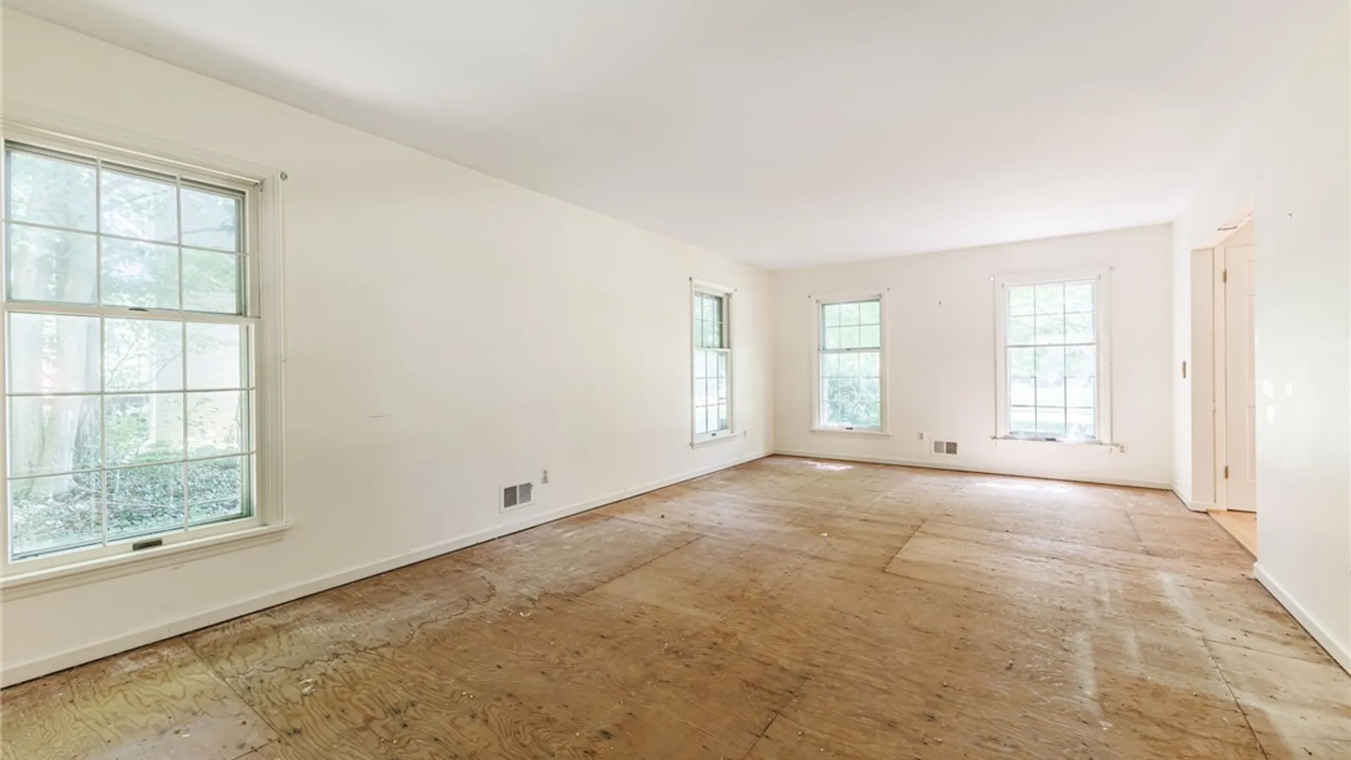 Property at 1244 Millcreek Run, Webster, NY 14580 10