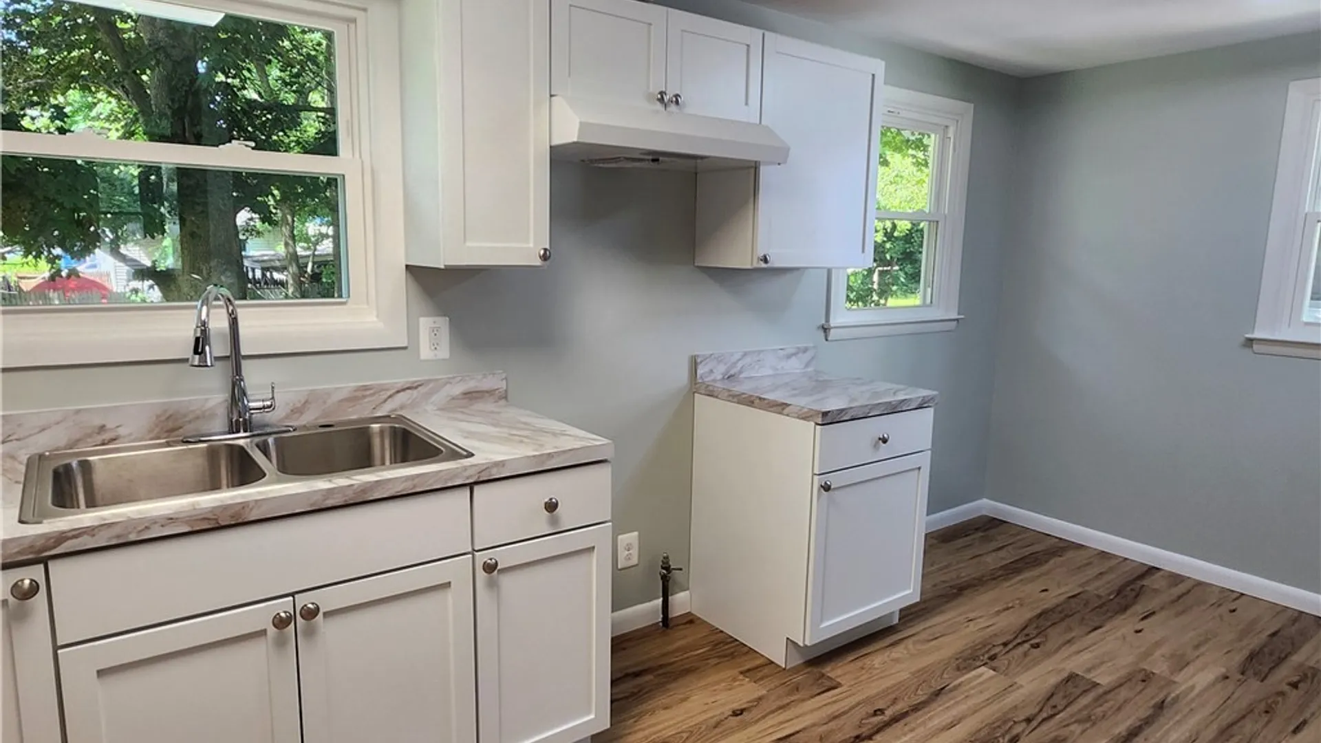 Property at 317 E Glen Avenue, Syracuse, NY 13205 4
