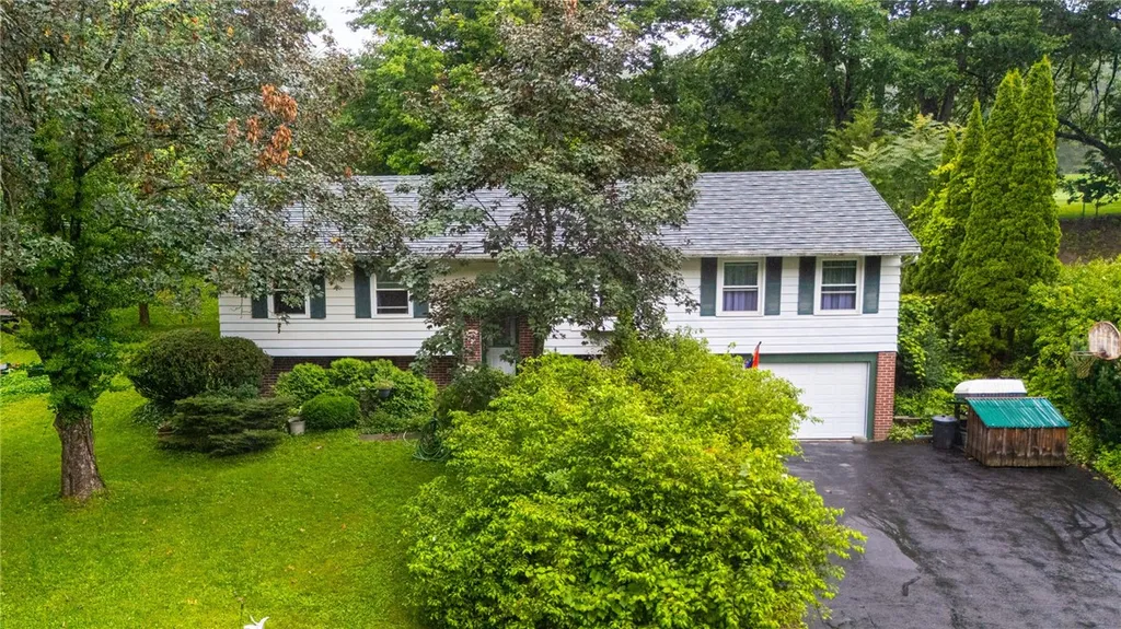 Property at 50 Brooktree Drive, Perinton, NY 14526