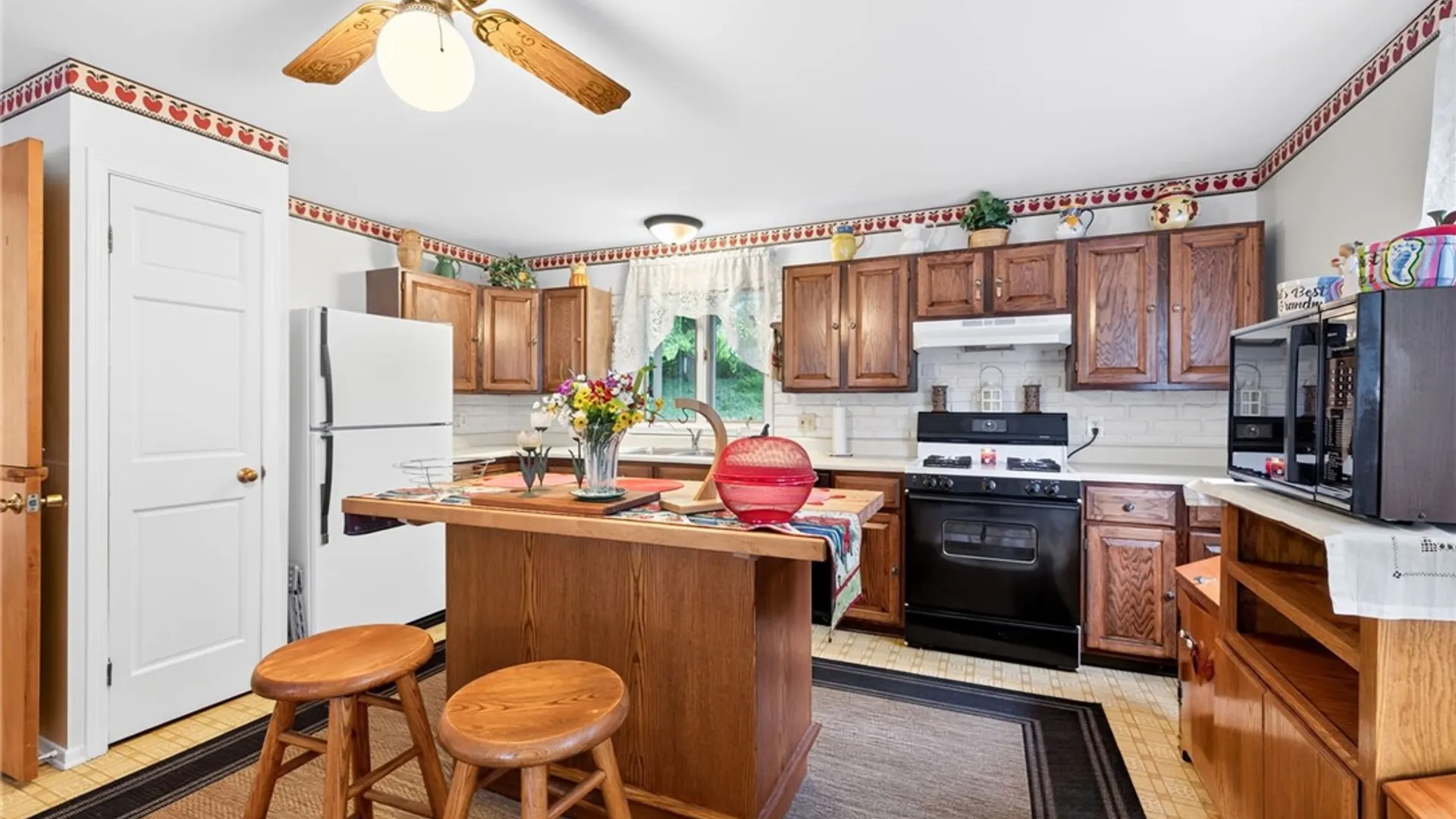 Property at 50 Brooktree Drive, Perinton, NY 14526 10