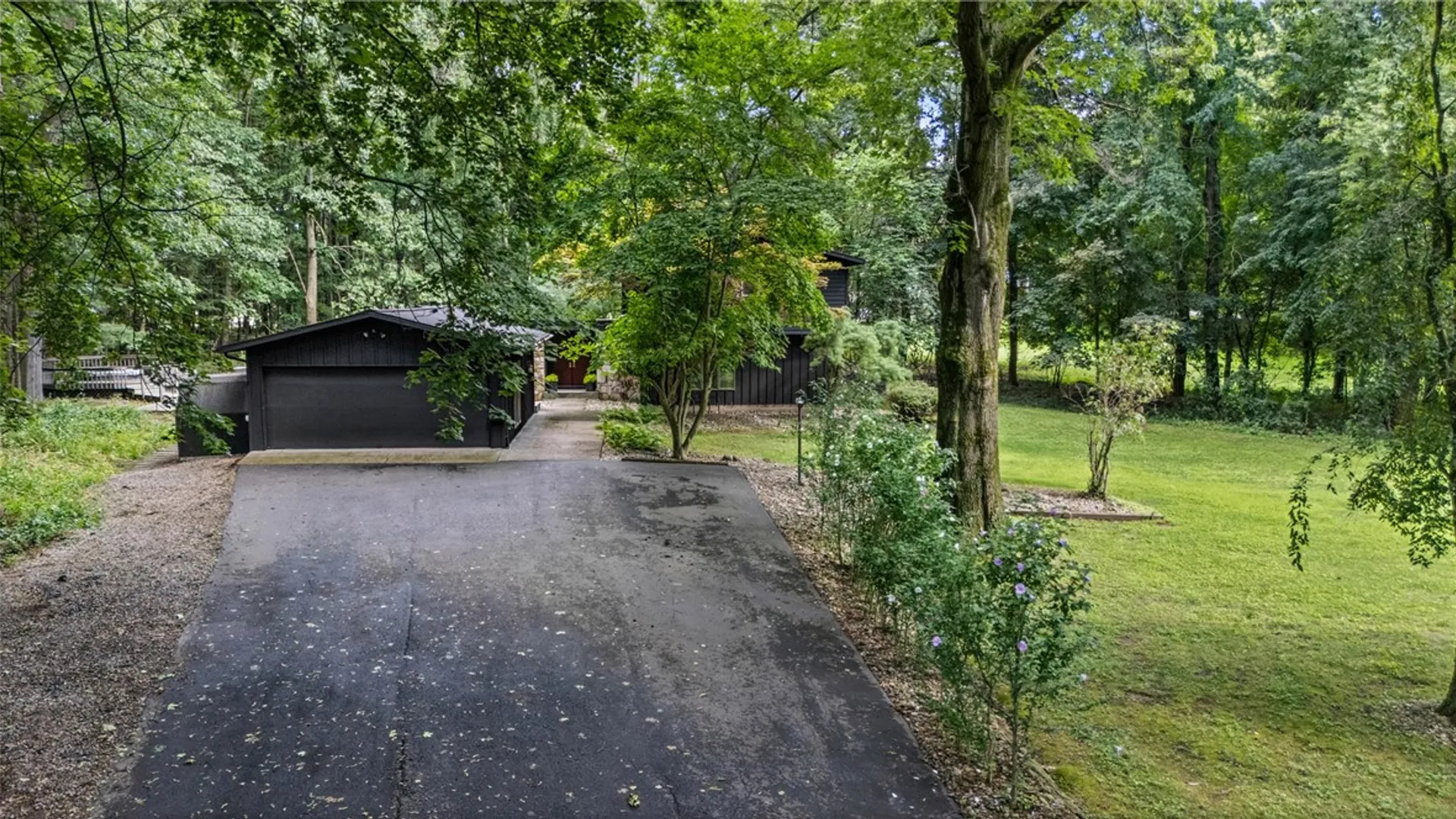 Property at 50 Harwood Lane, Pittsford, NY 14445 34