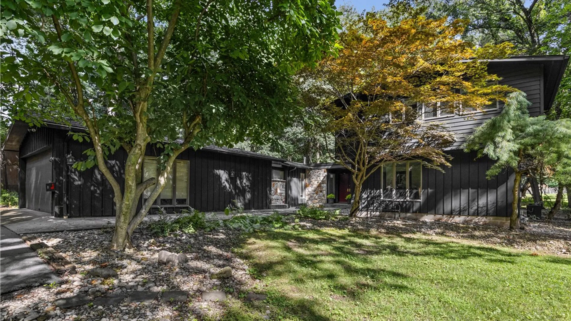 Property at 50 Harwood Lane, Pittsford, NY 14445 5