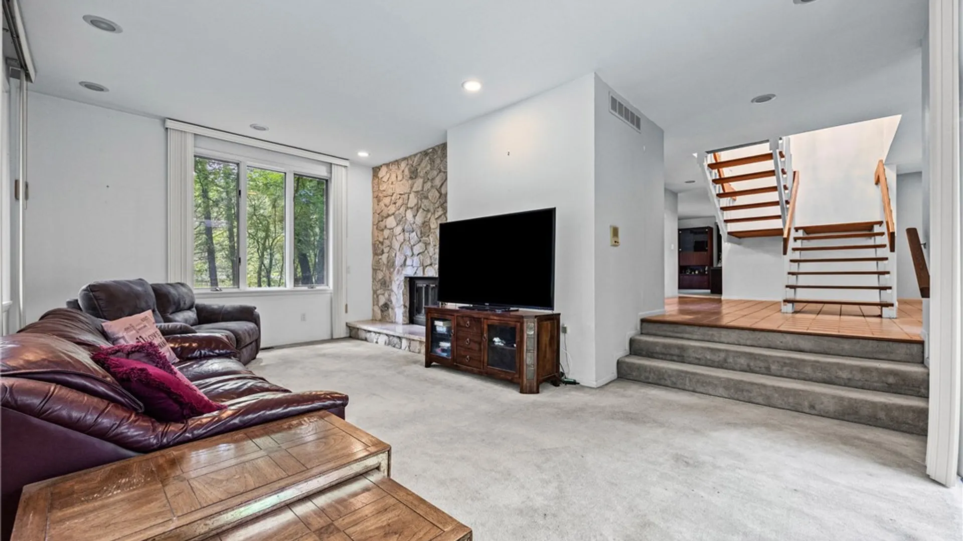 Property at 50 Harwood Lane, Pittsford, NY 14445 8