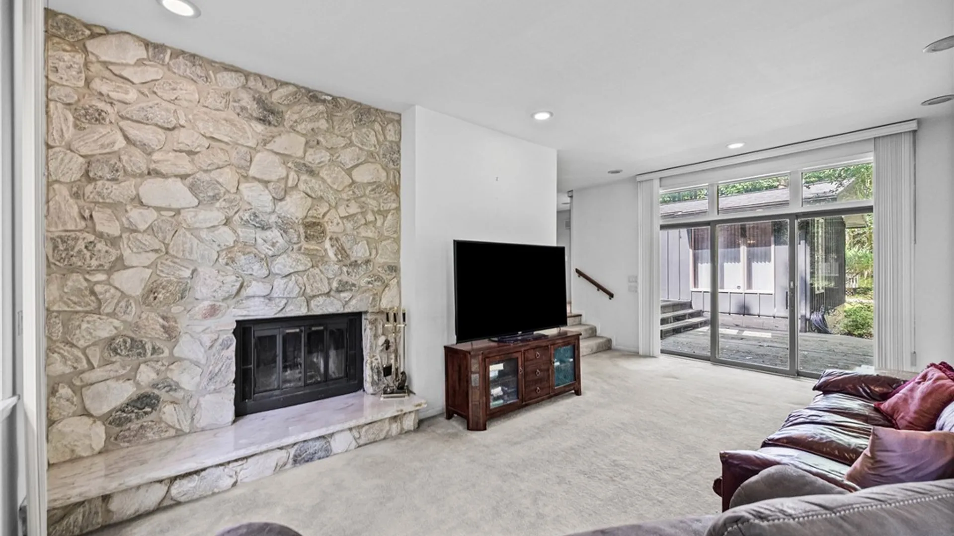 Property at 50 Harwood Lane, Pittsford, NY 14445 9