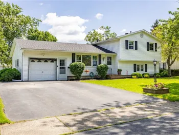 Property at 14 Debby Lane, Gates, NY 14606