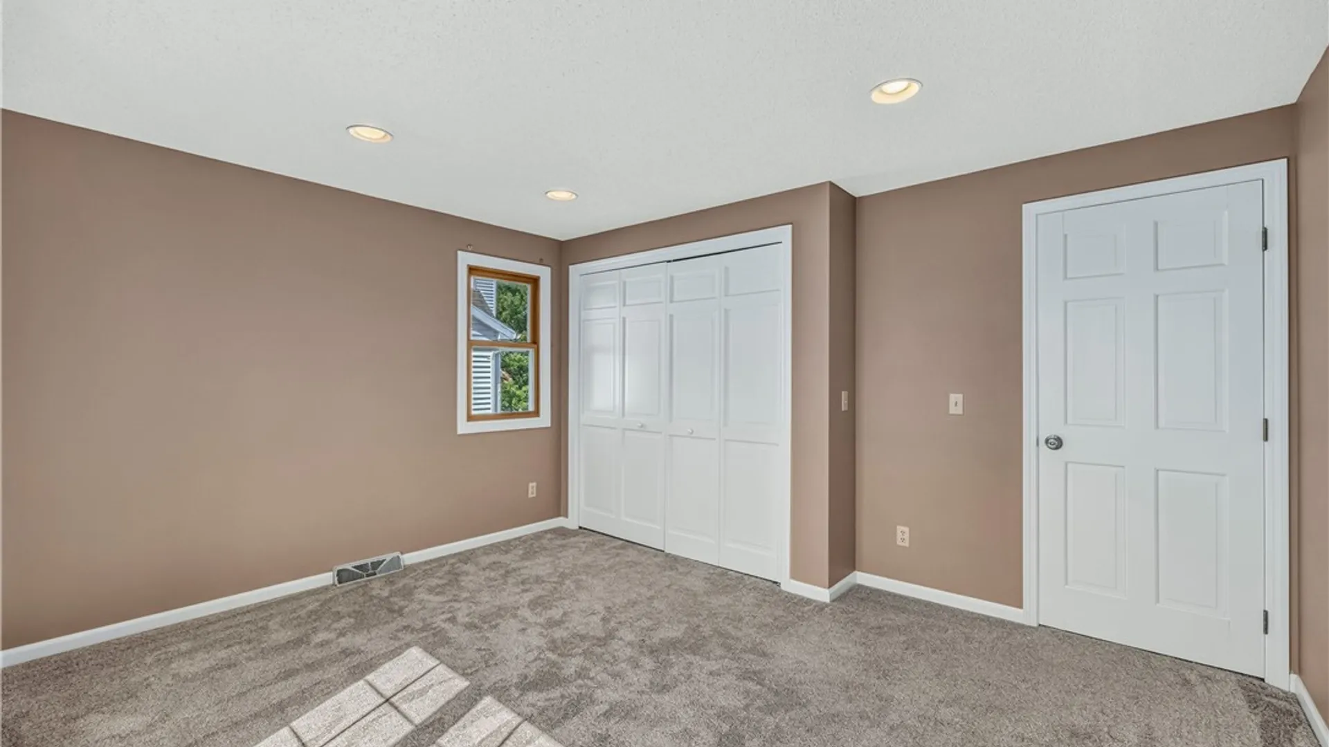 Property at 205 Enchanted Forest, Lancaster, NY 14043 34