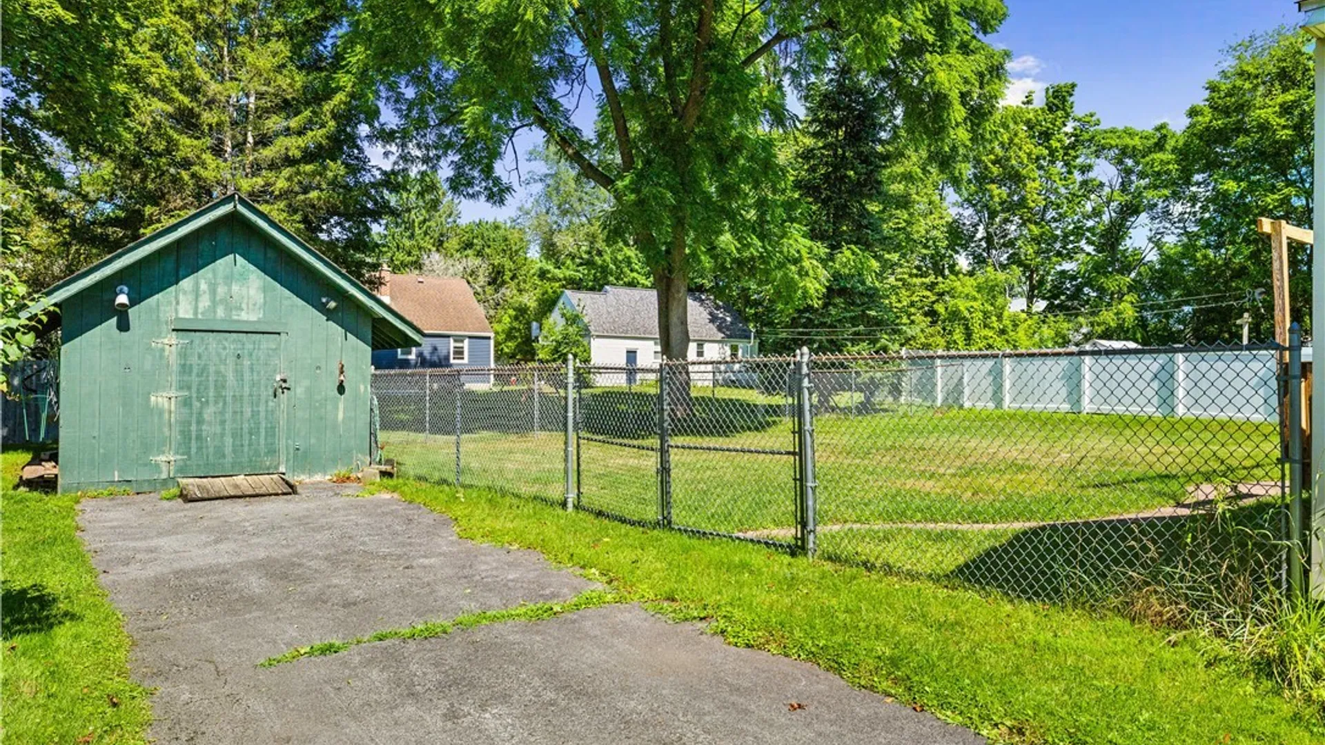 Property at 437 Spratt Place, Utica, NY 13502 3