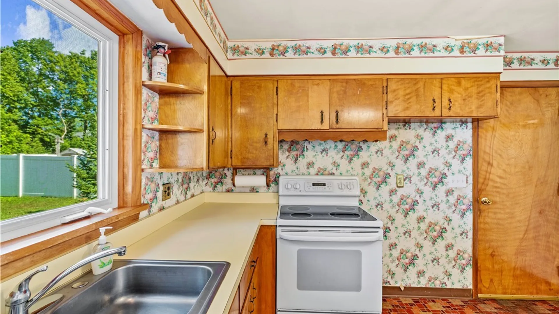 Property at 437 Spratt Place, Utica, NY 13502 11